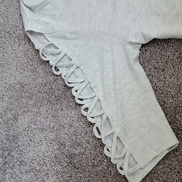 Love Scarlett Short Sleeve Top - Medium - Picture 3 of 7